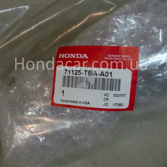 Хромированная накладка решетки радиатора Honda 71125-TBA-A01